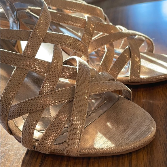 Alfani Shimmery Tan Heels - Picture 6 of 7